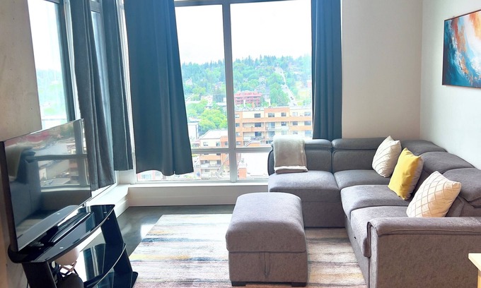 Connaught Condominio | Heaven On Earth, The Condo! Near Calgary Stampede | Free Parking