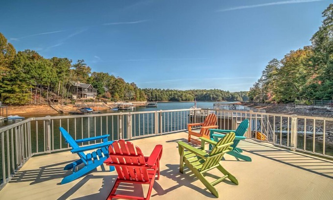 Necowa Cove Cabina | Heaven on the Lake - Lakefront | Hot Tub | Fire Pit | Game Room
