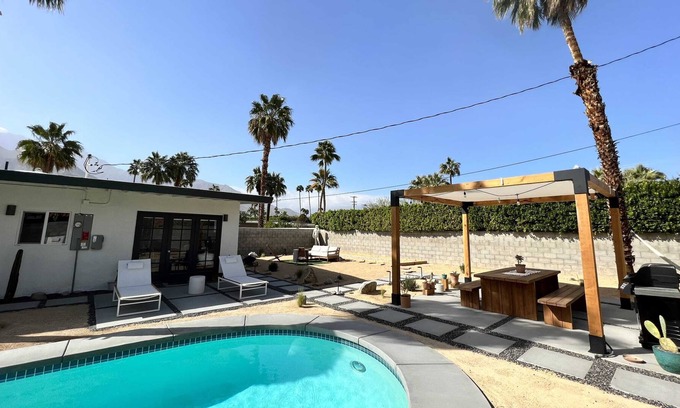 El Mirador Casa | Heaven or Palm Springs by Open Air Homes + Pool