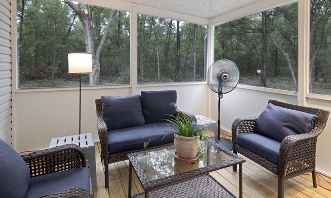 Edgar Casa | Heaven Powell Retreat - A peaceful home in the country.