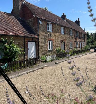 Godalming Casa | Heaven's Kitchen At Squirrel Inn