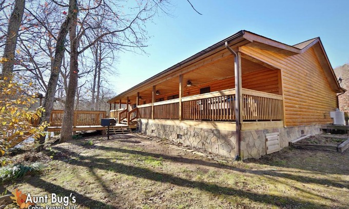 Cosby Casa | Heavenly Creekside #276