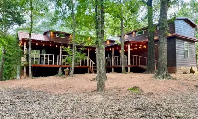 Canton Cabina | Heavenly Escape into the Forest-Tiny Home #2 at Allen Acres Resort
