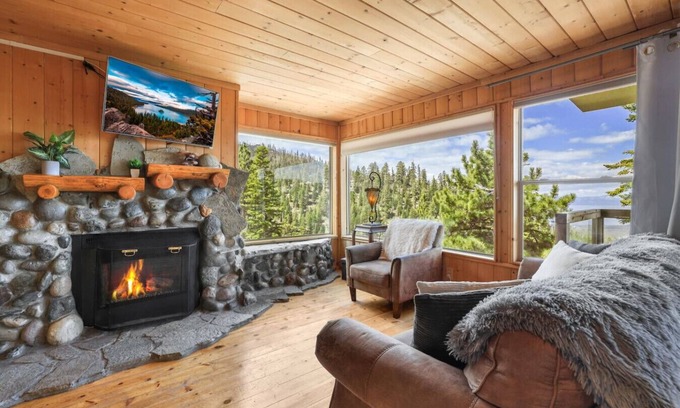 Tahoe Village Casa | Heavenly Escape | Lake Views, Pets OK | Sleeps 7