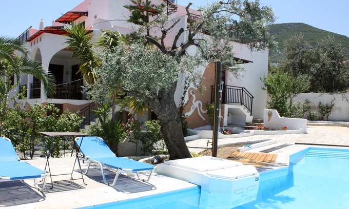 Kefalari Casa | Fantástica vista al mar, gran terraza, piscina, wifi Alquileres de vacaciones en Arcadia