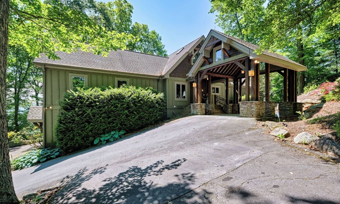 Cullowhee Casa | Heavenly Views - Luxury Mountain Home with Mountain and Lake views near Lake Glenville!