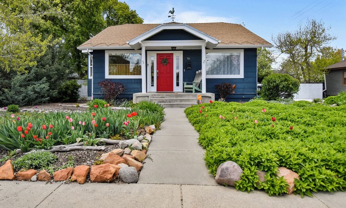 Heber Casa | Heber's Blueberry Bungalow, 2Br 1Ba, Close to Skiing, Cozy & Cute, Pets ok!