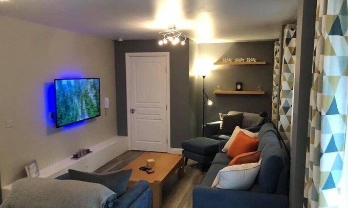 Kilrush Apartamento | Hector's House. Kilrush Marina. Wild Atlantic Way. County Clare. Ireland