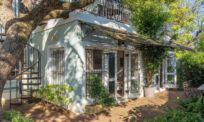 Claremont Casa | Hedge House
