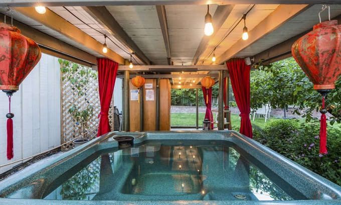 Ganges Cama Y Desayuno | Hedgerow House A Gulf Island Inn - Balcony Room