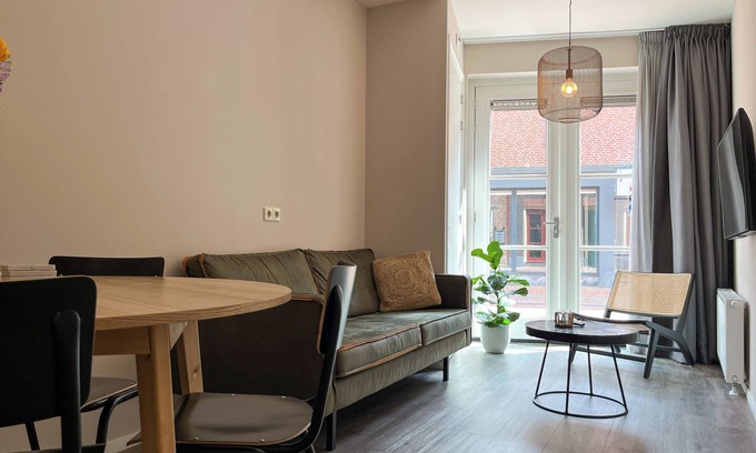 Dokkum Apartamento | Heerlijk Appartement Hartje Binnenstad Dokkum. Dichtbij Waddenzee en Lauwersmeer