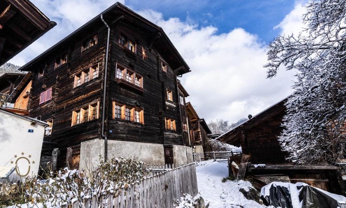 Fiesch Apartamento | Heimeliges Walliserhaus