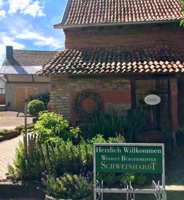 Langenlonsheim Casa | HEINRICHs winery bed & breakfast