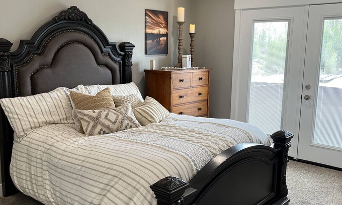 Rigby Casa | Heise Hot Springs Gathering Place sleeps 30+ w/Hot tub