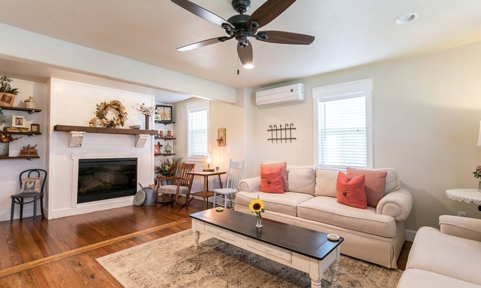 Fredericksburg Casa | Heiser Haus I Terrific para 2 parejas | 3. 5 cuadras a la calle principal