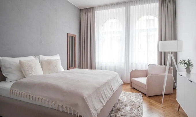 Palmovka Apartamento | Helen Homestay Karlín Prague