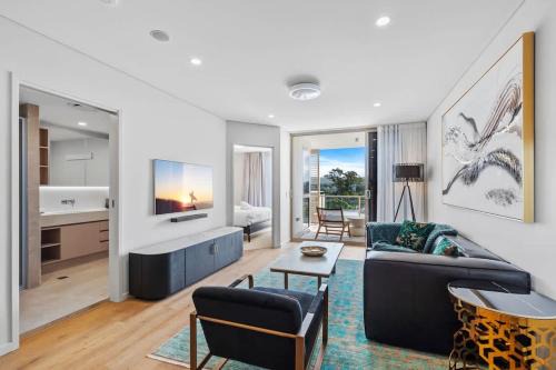West End Apartamento | HELIA - Beautiful West End Apt w parking and pool