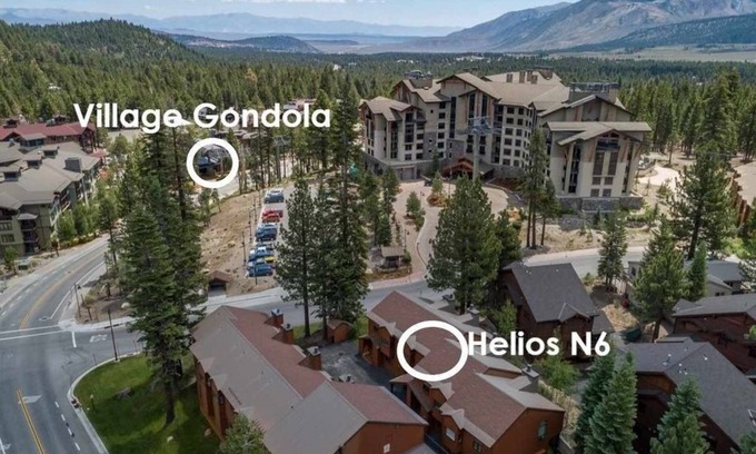 Mammoth Lakes Condominio | Helios North 6 Spacious and Bright, Pet-Friendly, Walk to The Village Gondola by RedAwning