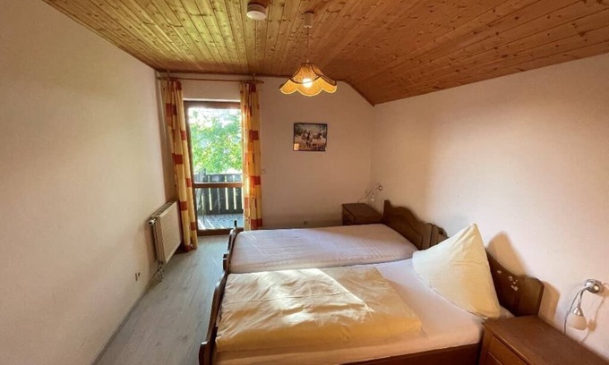 Seebarn Apartamento | Helle Ferienwohnung für bis zu Vier Personen mit Balkon
