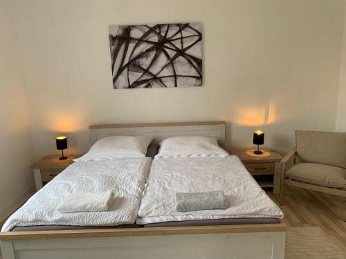 Neumuenster Apartamento | Helle Freude! Modern Apartment in central Location