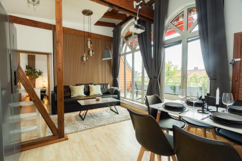 Tempelhof Apartamento | Helle & gemütliche Dachwohnung mit Terasse