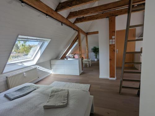 Verberg Apartamento | Helles Dachgeschoss-Appartement