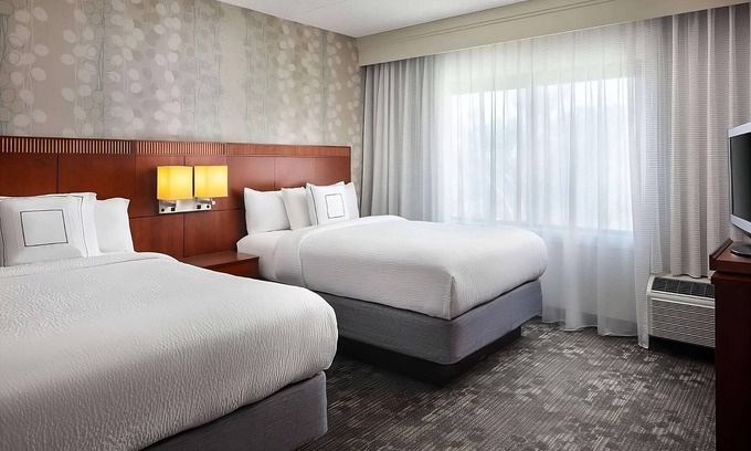 Laguna Hills Hotel | Hello Orange County! 3 Modern Spacious Suites to Relax and Enjoy!