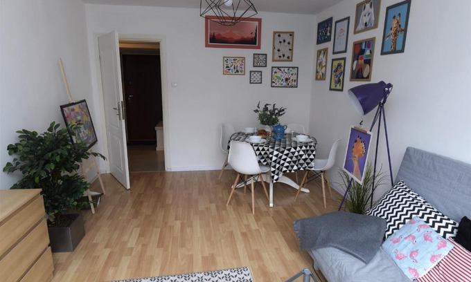 Mirow Apartamento | Hello Warsaw! Calm Artistic City Center Apartment