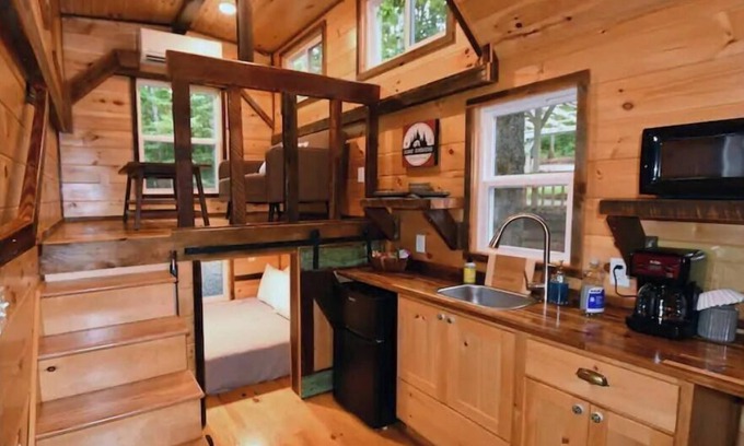 Clarkesville Cabina | Hemlock Tiny Home at Bleu Canoe Campground
