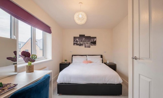 Hemsworth Casa | Hemsworth Homestay with Double Bedroom and Private Bathroom