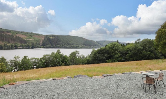 Llanwddyn Casa | Hen Blaid