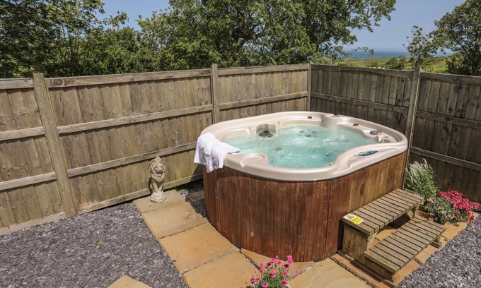 Cylch-Y-Garn Cabaña | HEN GILFACH ESTABLE, romántico en Llanfairyngnhornwy, Ref 1008876