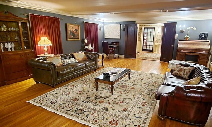 Springfield Casa | Hendee Mansion 5BR Historic Home