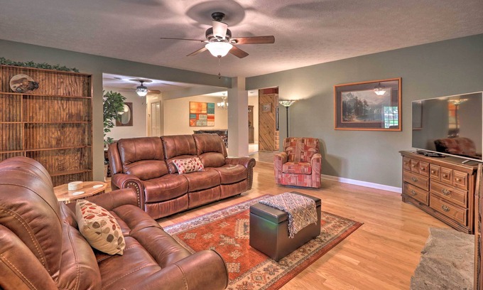 Hendersonville Casa | Hendersonville Home w/ Fire Pit: 5 Mi to Downtown!