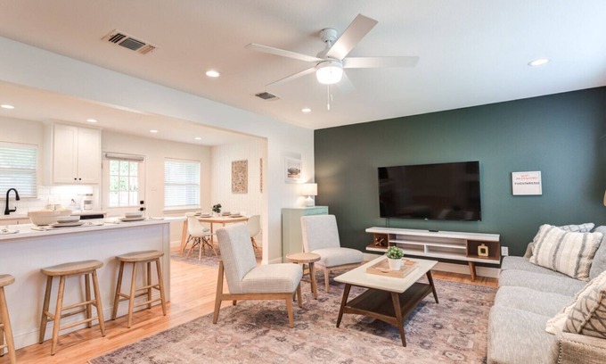 Lubbock Casa | Hendrix House - 2BR/2BA - Dog Friendly!