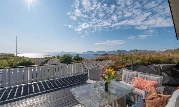 Henningsvaer Casa | Henningsvær, Lofoten with fantastic view