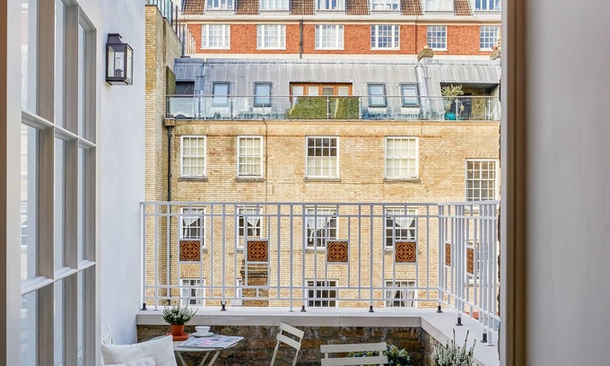 City of Westminster Hotel | Henry's Townhouse