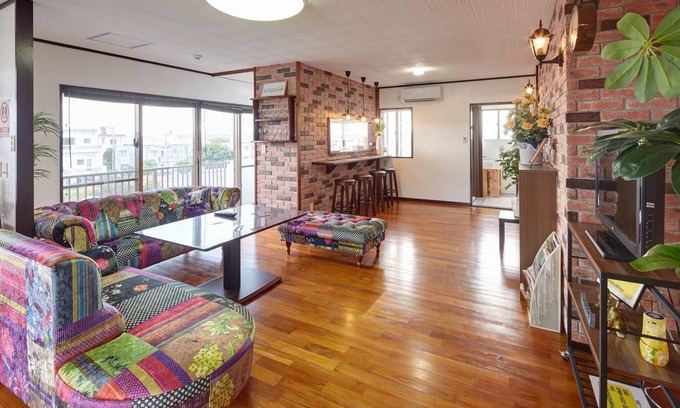 Uruma Apartamento | Henza Island paradise just across the underwater / Uruma Okinawa