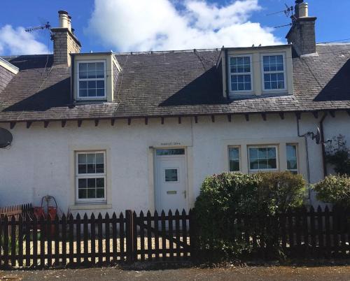 Denholm Casa | Herb Wood Cottage