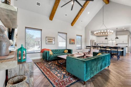 Canyon Lake Casa | Here Comes the Sun