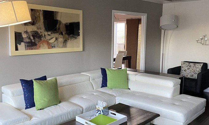 Northeast Reno Casa | Aquí está su casa de vacaciones RENO - Capacidad para 6 personas, decoración contemporánea, tranquila