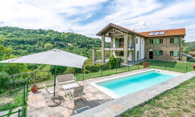 Castelletto d'Erro Casa | Alojamiento de 5 habitaciones en Castelletto d'Erro