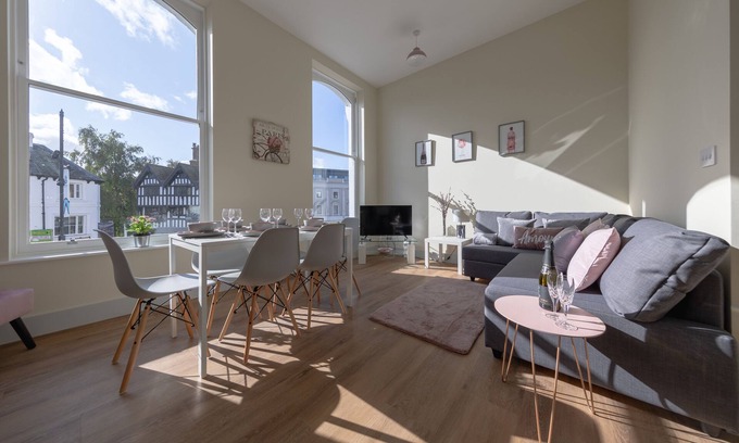 Hereford Apartamento | HEREFORD CITY CENTRE – Apartment 1: Modern 2-Bed in City Centre, Sleeps 6