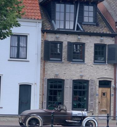 Sluis Casa | Herenhuis aan het water in centrum Sluis