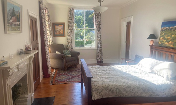 Nelson South Apartamento | Heritage apartment attached to character home with pool in central Nelson.