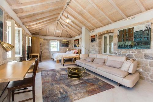 Seget Donji Casa | Heritage Art Home