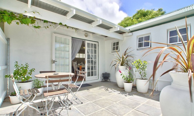 Newlands Cabaña | Heritage Cottage bellamente renovado con características originales con modernas