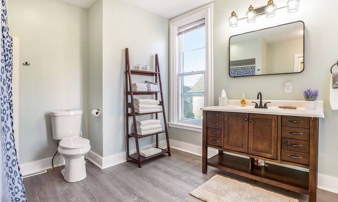 Grand Rapids Casa | Heritage Hill Hideaway