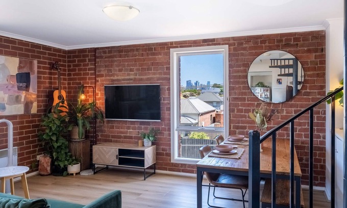 Brunswick West Apartamento | Heritage Loft in Brunswick- city views, free secure parking + workspace