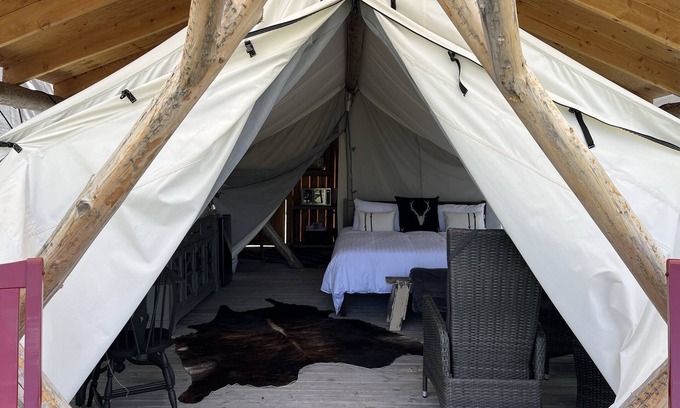 Bozeman Cabina | Heritage Ranch 'Gallatin' Glamping Tent (10)